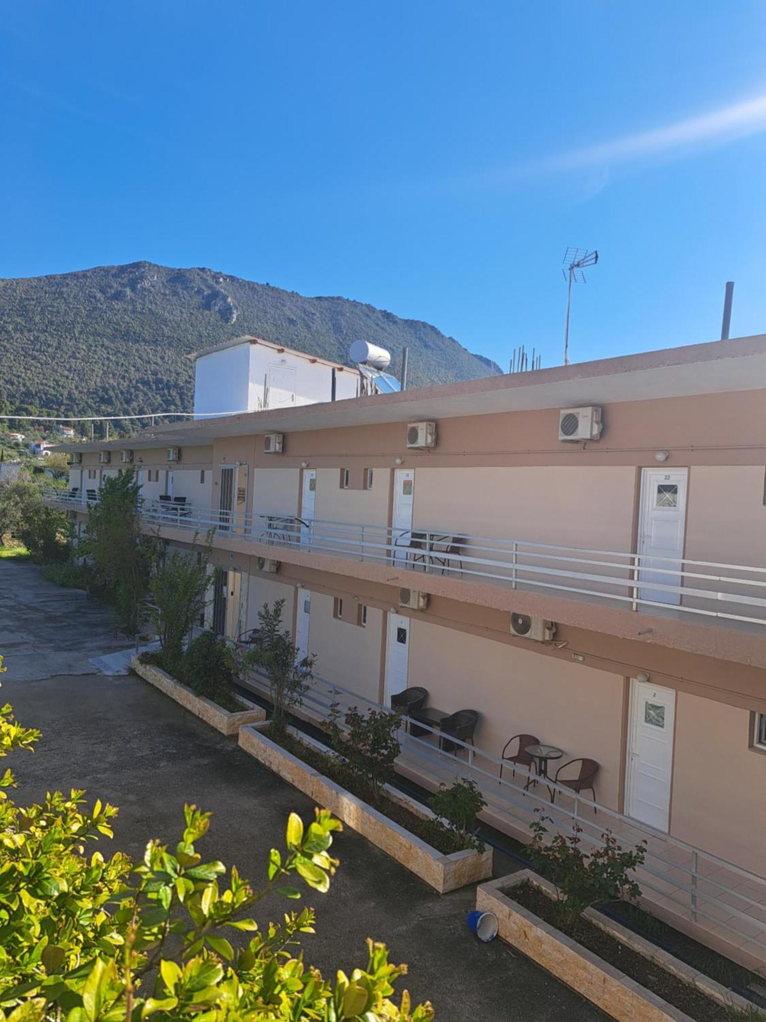 Studios Mona Agios Georgios  Exterior foto
